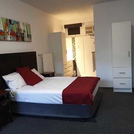 Southern Cross Motel Μπρίσμπεϊν Εξωτερικό φωτογραφία
